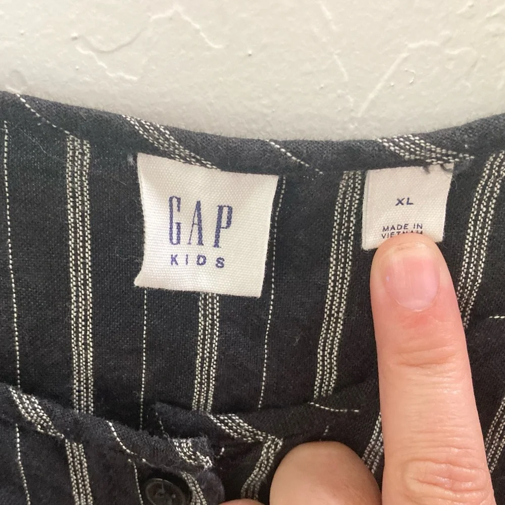 GAP Kids Shorts romper. Black with white vertical stripes. Size XL (girls). EUC.